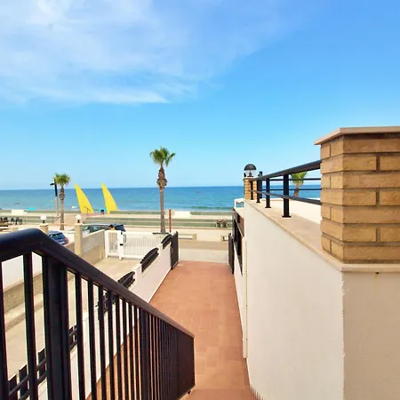 Frontal Al Mar Апартаменты