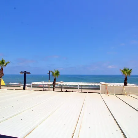 Апартаменты Frontal Al Mar *