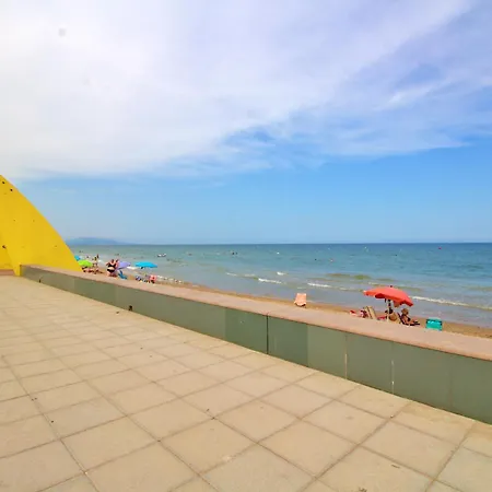Frontal Al Mar Апартаменты